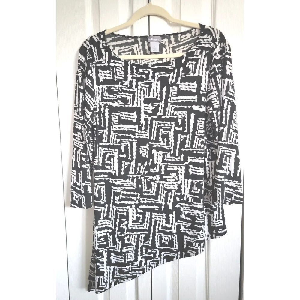 Chico's Travelers 2 Black White Geometric Asymmetrical Blouse Tunic Size 2 (L)
